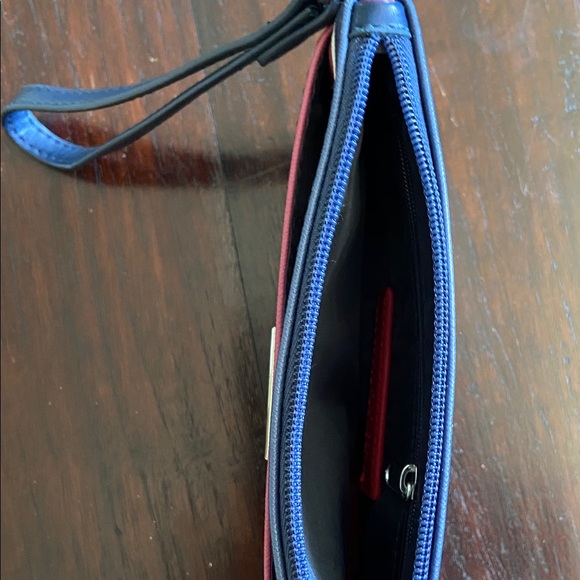 Tommy Hilfiger Clutch - Picture 3 of 3